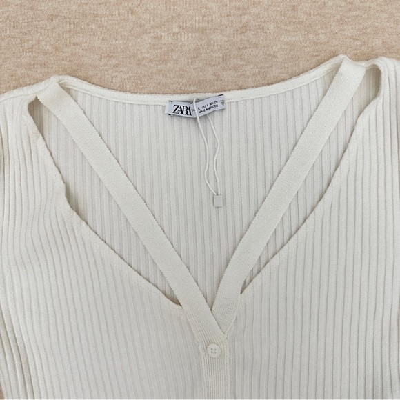 Zara Women’s Cream Ribbed V-Neck Button Viscose Crop Top Size L - Picture 3 of 11